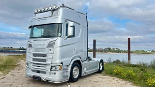 Scania S 2022 - 590S V8 NGS Highline 4x2 | Full air | Park cool | G33 Retarder | 2x tank | Leather | Navi for sale