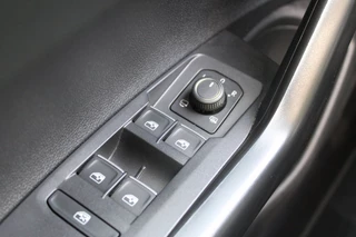 Volkswagen Taigo 2022 - 1.0 TSI Style Automaat Panodak Carplay Keyless Stoelverwarming !!NIEUWBINNEN!! obrazek 24
