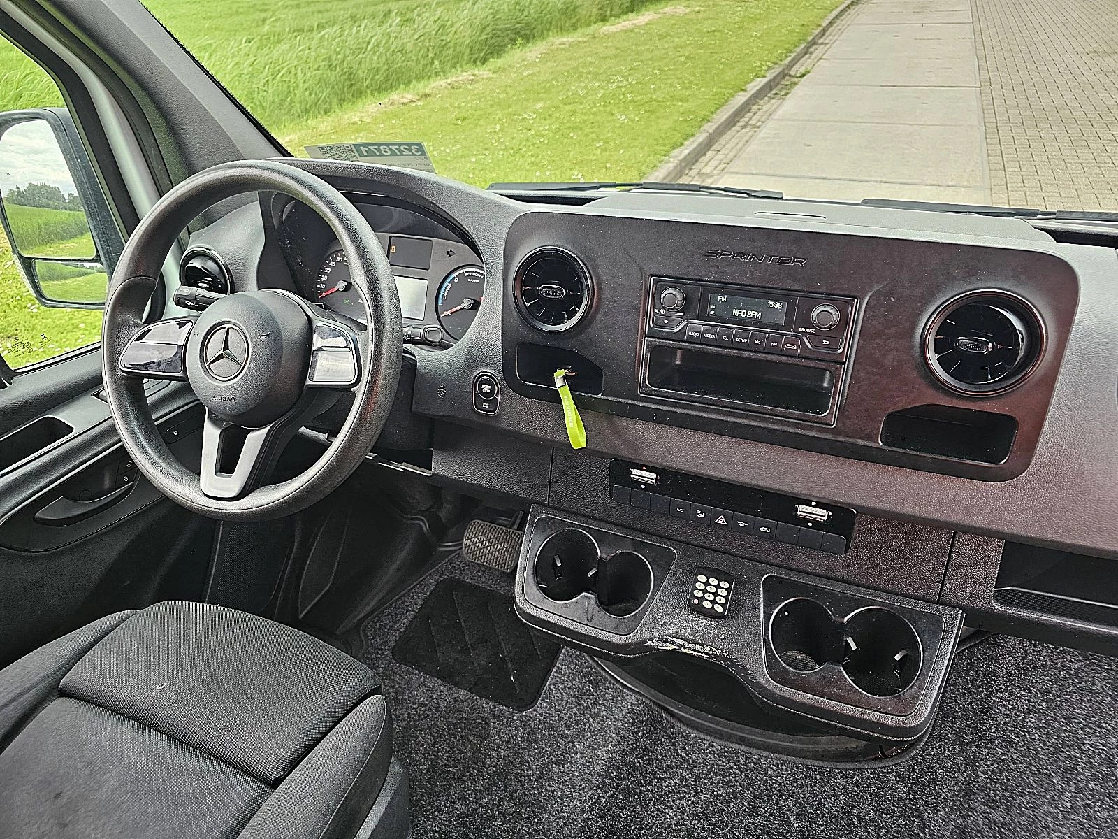 Mercedes-Benz eSprinter 2021 Bild 8