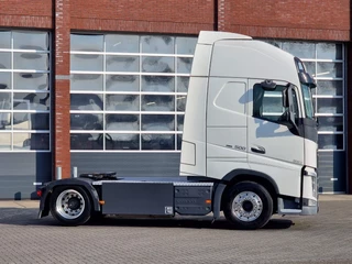 Volvo FH 2020 - 13.500 Globetrotter XL 4x2 - Low deck - I Save - I parkcool - Full air - Chassis cover obrazek 8