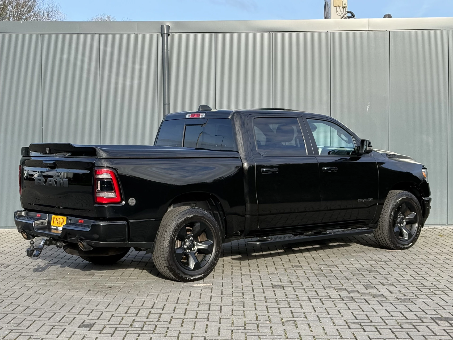 Dodge Ram 1500 2018 - 5.7 V8 4x4 BIG HORN / CREW CAB / LPG-G3 / NL AUTO / PANO / CAMERA / 3.5T TREKHAAK / GORILLA EXHAUST zdjęcie 3