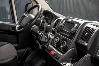 Peugeot Boxer 2021 - 2.2 BlueHDi 120 L1H1 | 120 PK | 3-Zits | Cruise | Airco | Trekhaak afbeelding 2 miniatuur