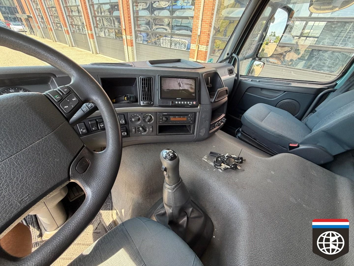 Volvo FM 330 4X2 2011 imagem 11