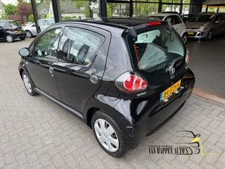 Toyota Aygo 2011 - 1.0-12V Now bild 11