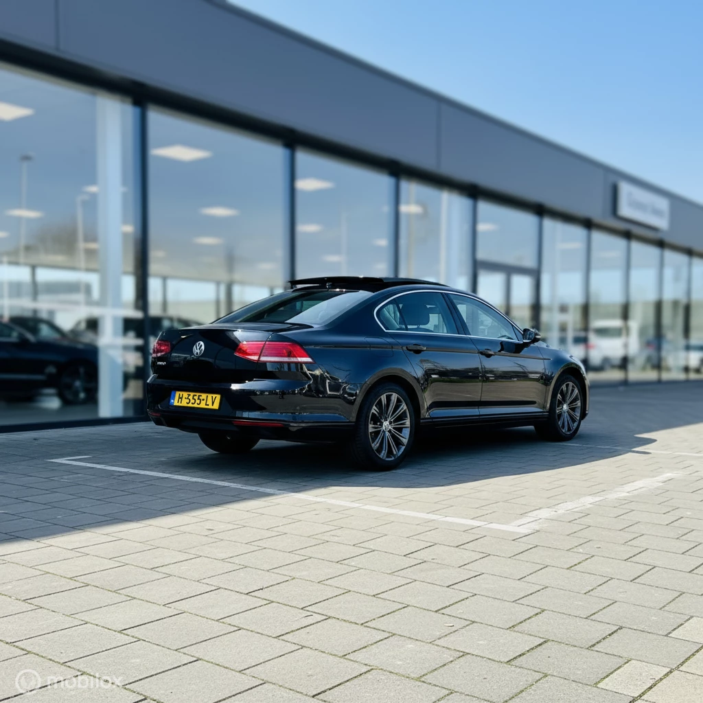Volkswagen Passat 2015 - 1.8 TSI Highline DSG | Full Options | PANO Bild 9