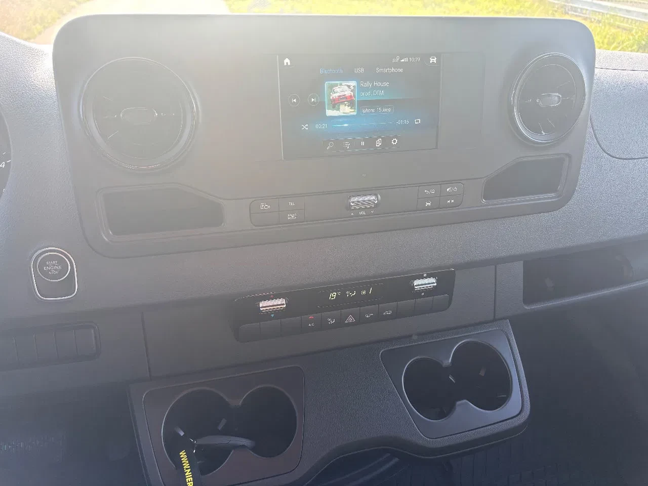 Mercedes-Benz Sprinter 2024 - 319CDI L2H1 4X4 Automaat Airco Camera Trekhaak Apple CarPlay NIEUW BPM VRIJ imagem 18