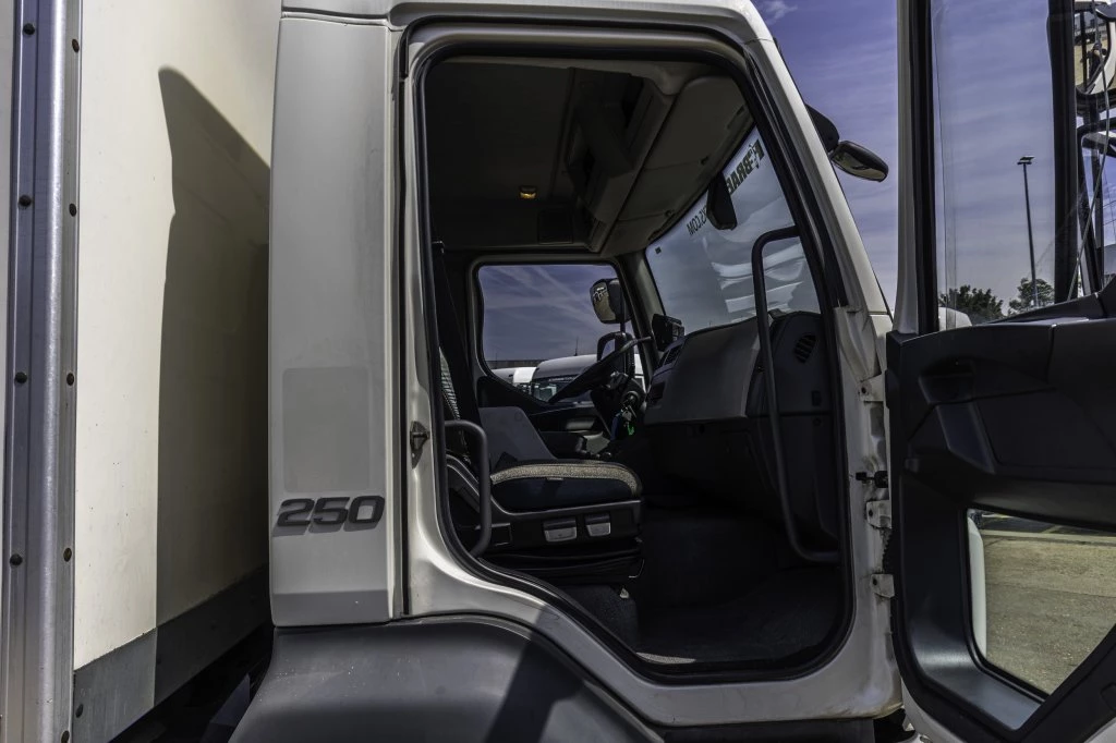 Volvo 2015 - FE 250+HAYON BAR afbeelding 19
