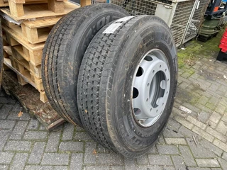 Diverse N/A 2023 - PIRELLI 295/80R22.5 FR:01 TRIATHLON MET VELG (ALS NIEUW) image 2