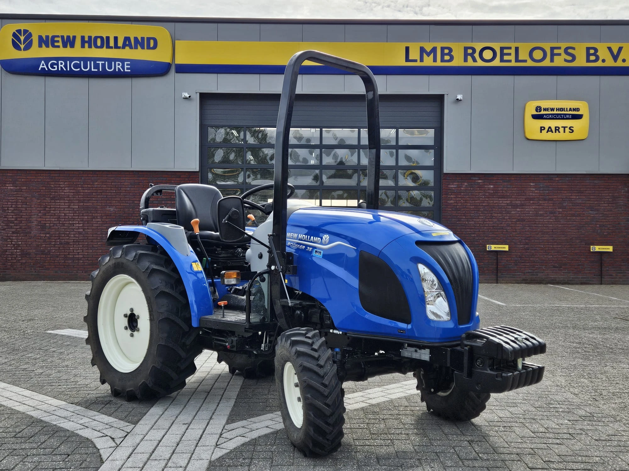 New Holland 2022 - Boomer 35 image 1