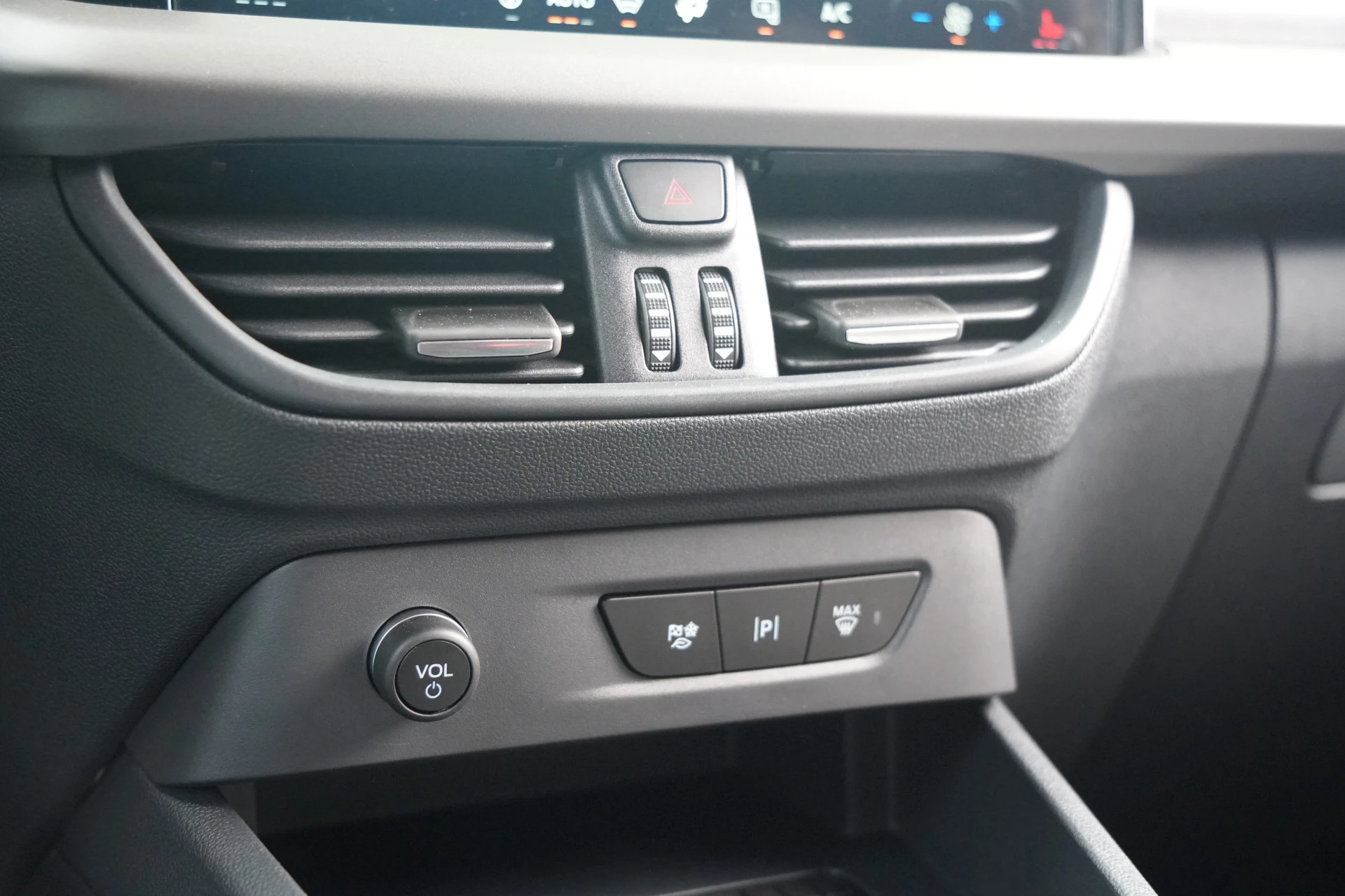 Ford E-Transit Courier 2026 - Limited 44 kWh 136pk - Trekhaak - Stoel/Stuurverwarming - ACC - Blindspot - Camera - Rijklaar Bild 33
