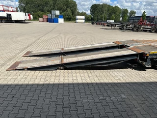 Broshuis N/A 2015 - 3ABSD Lowloader 3-axle / GVW: 53.000kg / Neck: 23.000kg / hydraulic steering + ramps + loading table / 4.60m extendable / winch / liftaxle immagine 35