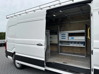 Volkswagen Crafter 2017 - 2.0 TDI 141 PK E6 / L4H3 / INRICHTING / IMPERIAAL + TRAP / 3 TONS TREKHAAK / CAMERA / AIRCO image 11