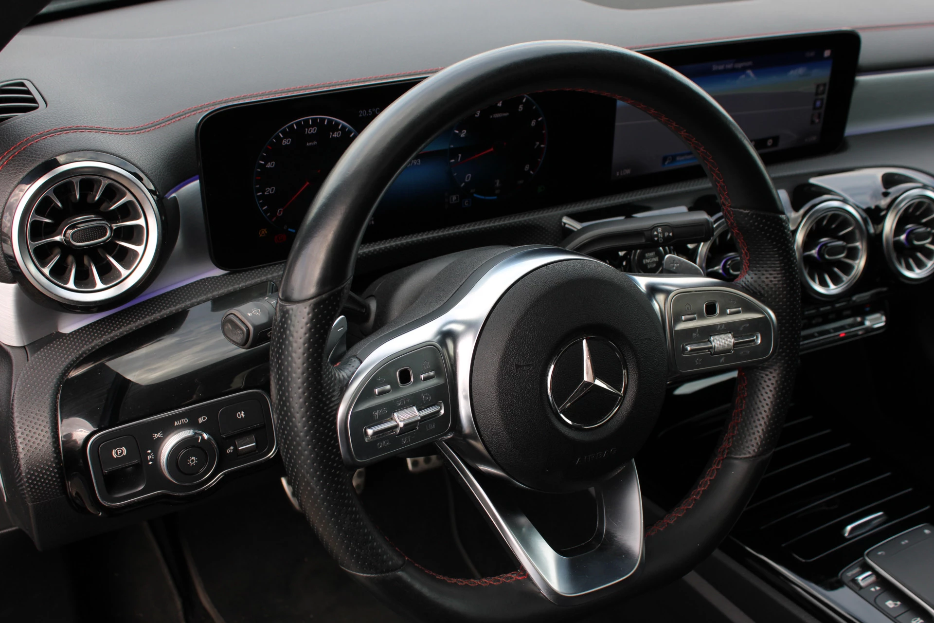 Mercedes-Benz CLA 2022 - Shooting Brake 200 AUT7 AMG LINE NIGHT PANORAMADAK SFEER CARPLAY KEY-LESS GO MULTIBEAM obrázek 13