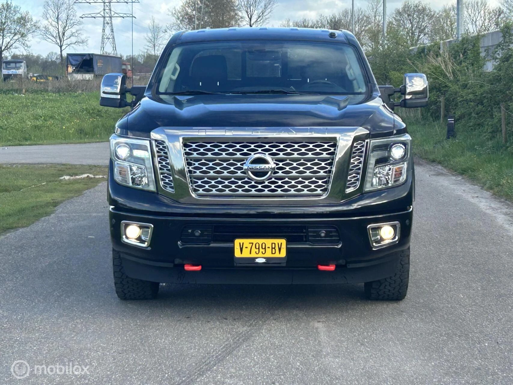 Nissan Titan 2016 - XD 5.0 V8 Cummins TD Platinum Reserve image 3