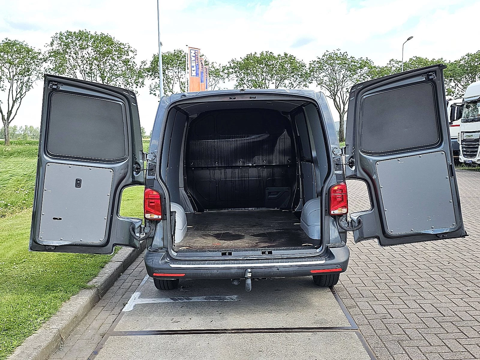 Volkswagen Transporter 2022 - 2.0 TDI изображение 12