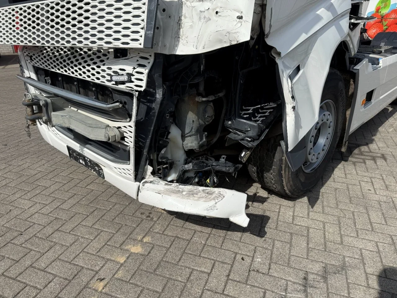 Volvo FH 2023 - FH4-500 / ENGINE RUNNING / ONLY:243874 KM / VEB+ / HYDRAULICS / ACC / LWDS / AUTOMATIC / EURO-6 / 2023 obrázek 12