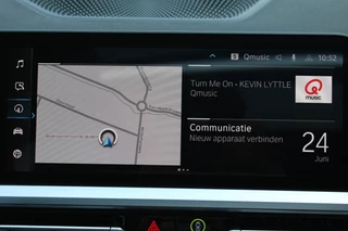 BMW 3 Series 2022 - Touring 330e High Executive M-SPORT PANORAMADAK MEMORY KEY-LESS CAMERA CARPLAY obrazek 35