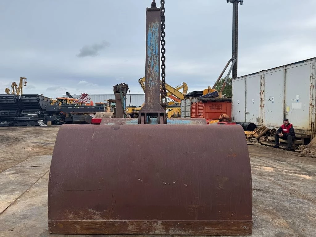 - grapple 5000liter obrázek 4