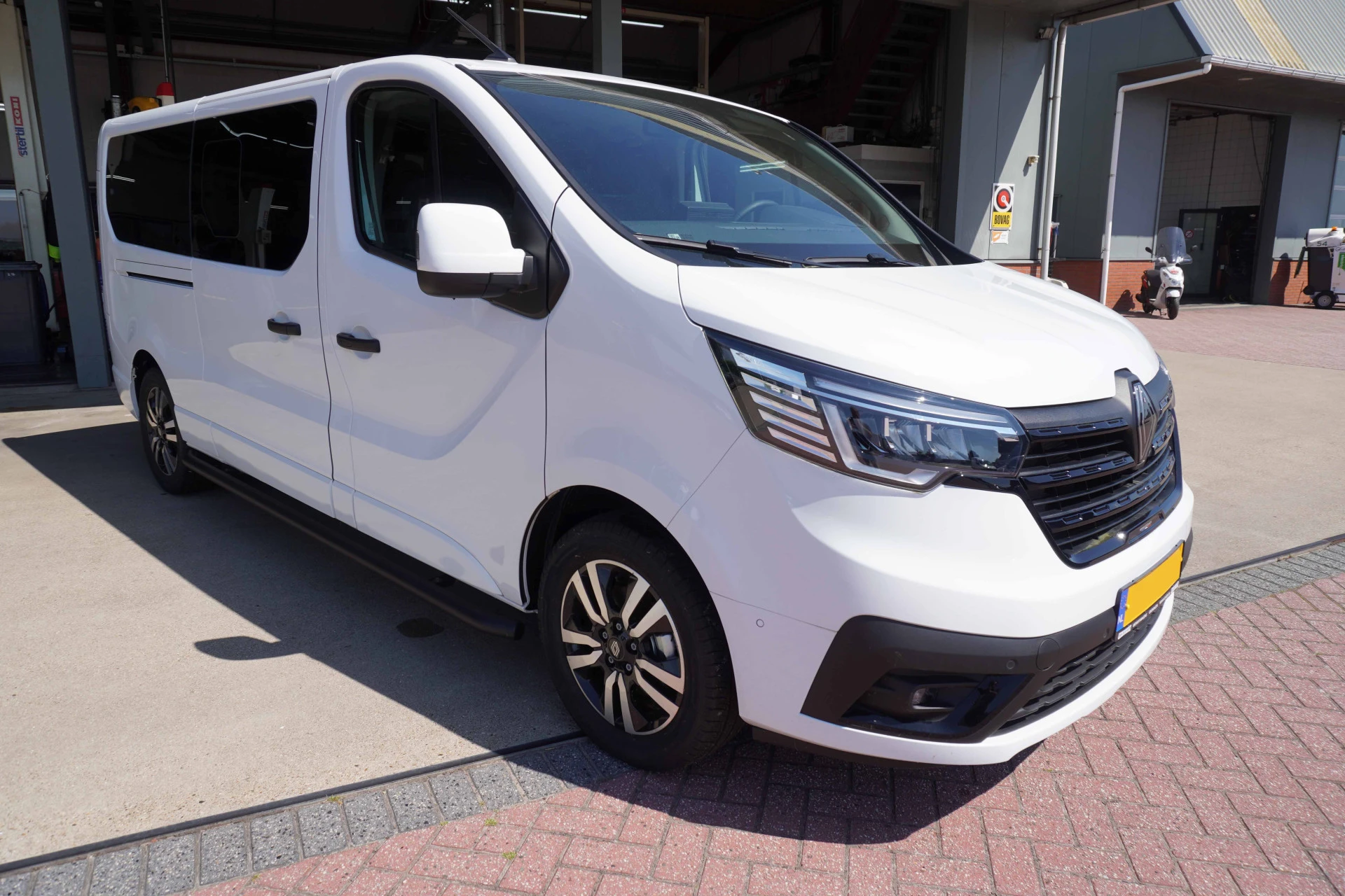 Renault Trafic 2024 - 2.0 Blue dCi 170PK T29 L2H1 Extra Anniversary DC Automaat zdjęcie 2