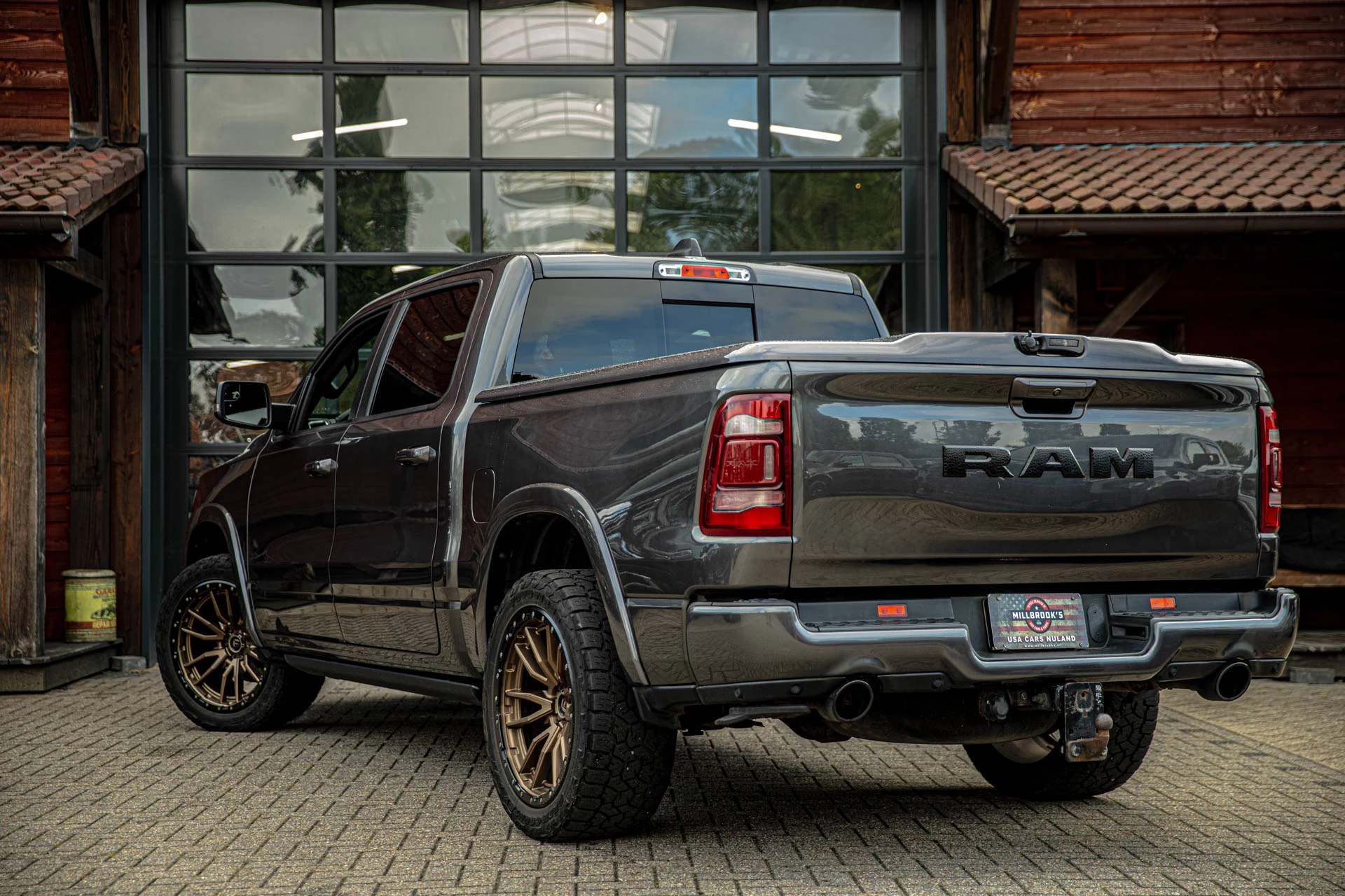 Dodge Ram 1500 2019 - 5.7 V8 4x4 Crew Cab 5'7 Laramie Level 2 Bild 4