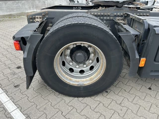 Volvo FM 330 2014 - Globetrotter / 742 dkm image 13