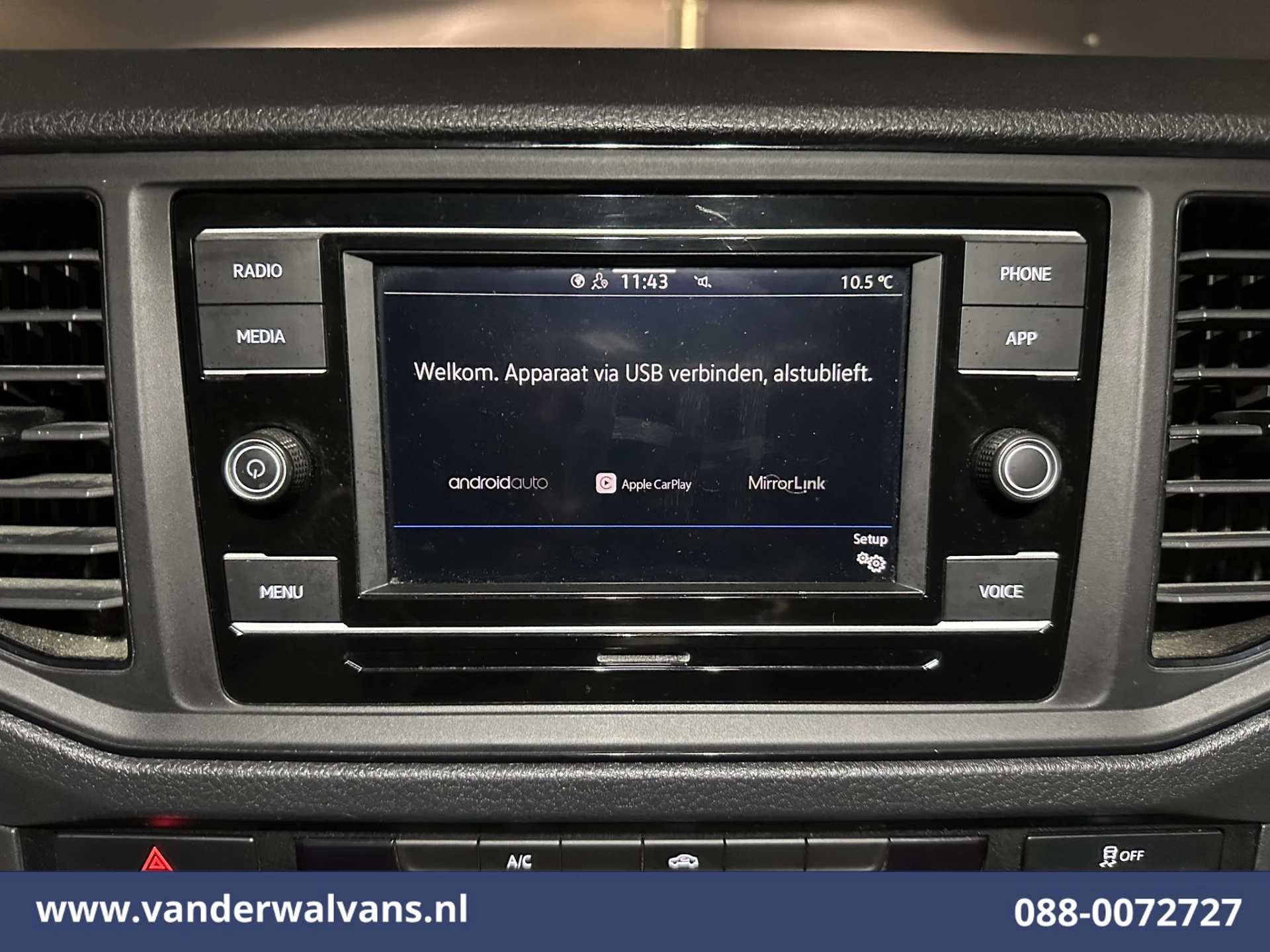 Volkswagen Crafter 2021 - 2.0 TDI 141pk L3H3 L2H2 Euro6 Airco | Camera | Apple Carplay | Android Auto | Cruisecontrol | Massagestoel image 3