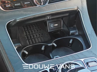 Mercedes-Benz E-Class 2019 - 300e Head Up Exclusive Memory Burmester Panorama Hybrid obrazek 18