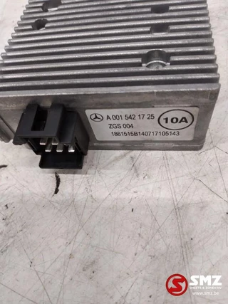 Mercedes-Benz N/A 2014 - Occ spanningsomvormer 10A Mercedes immagine 2