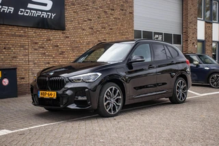 BMW X1 2021 - xDrive25e M-Sport, Pano, Leder, Trekhaak, Ambient,H&K afbeelding 2 miniatuur
