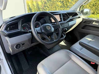 Volkswagen Transporter 2020 - 2.0 TDI / L2H1 / 6-PERS DUBBELE CABINE / ZEER NETJES / ACHTERKLEP / INRICHTING / CRUISE imagen 11