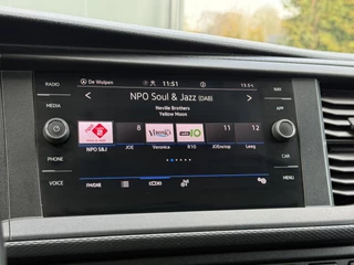 Volkswagen Transporter 2021 - 2.0 TDI 150 PK DSG AUTOMAAT HIGHLINE / L1H1 / ALUCA INRICHTING / AIRCO / CRUISE / ACHTERKLEP / NAVI / CARPLAY image 18