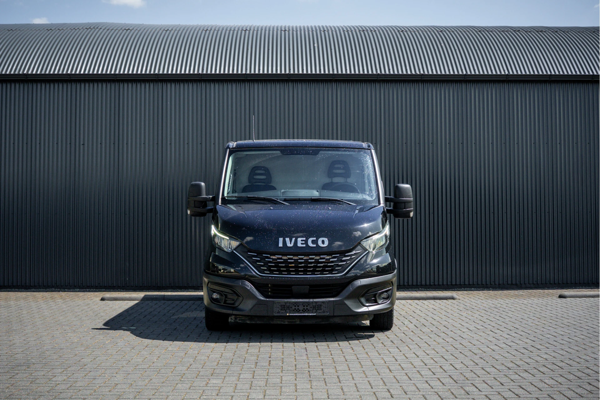 Iveco Daily - 35S16 L1H1 | Automaat | Trekhaak 3.5T | Volledig ingericht | LED | Camera | Cruise | Airco afbeelding 3