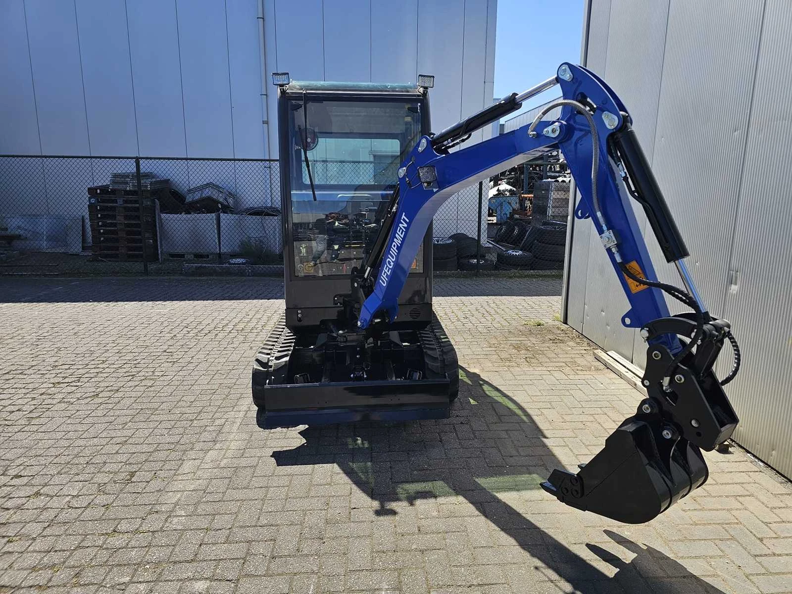 Ultra Force Equipment 2026 - NM25 - Minigraafmachine snelwisselsysteem incl. 3 bakken afbeelding 9