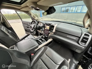 Dodge Ram 1500 2018 - 4X4 5.7 V8 4x4 Crew Cab Laramie black out lpg imagem 15