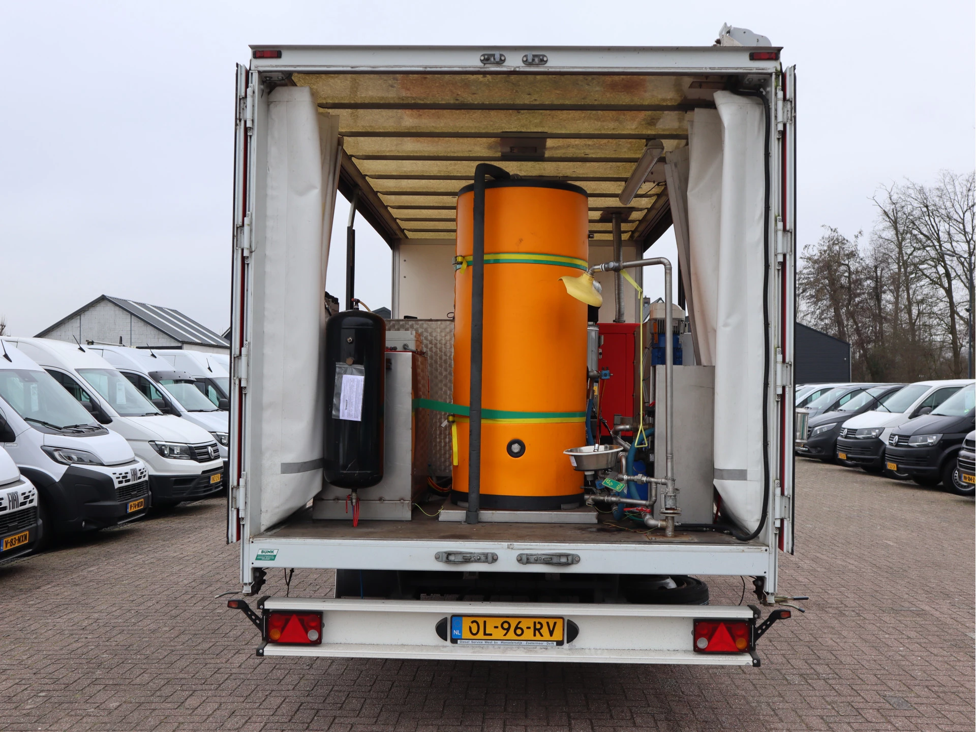 Bunk BU 7000 2012 - 7m + Aggregaat - Compleet ingericht - Desinfectie Trailer afbeelding 5