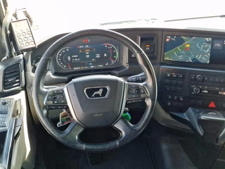 MAN TGX 2021 - 33.510 6x4 - Facelift - Low km 252Tkm - Navi - Sliding 5th wheel - PTO/Hydraulic image 11