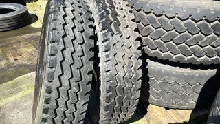 Diverse N/A 2009 - LINGLONG 10.00R20 LLA08 SET bild 2