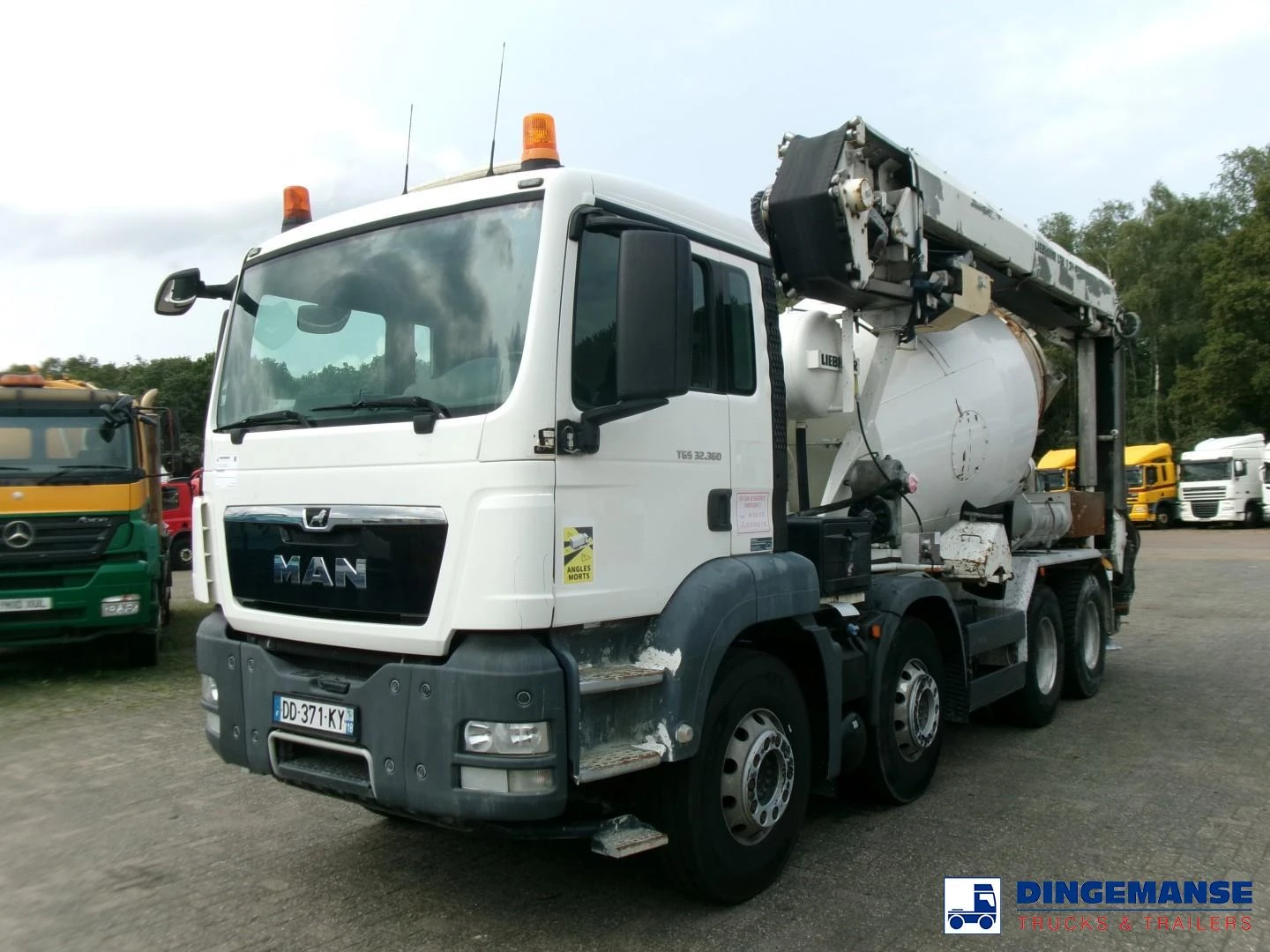 MAN TGS 2014 - 32.360 8X4 Euro 6 Liebherr concrete mixer 8 m3 + belt imagen 1