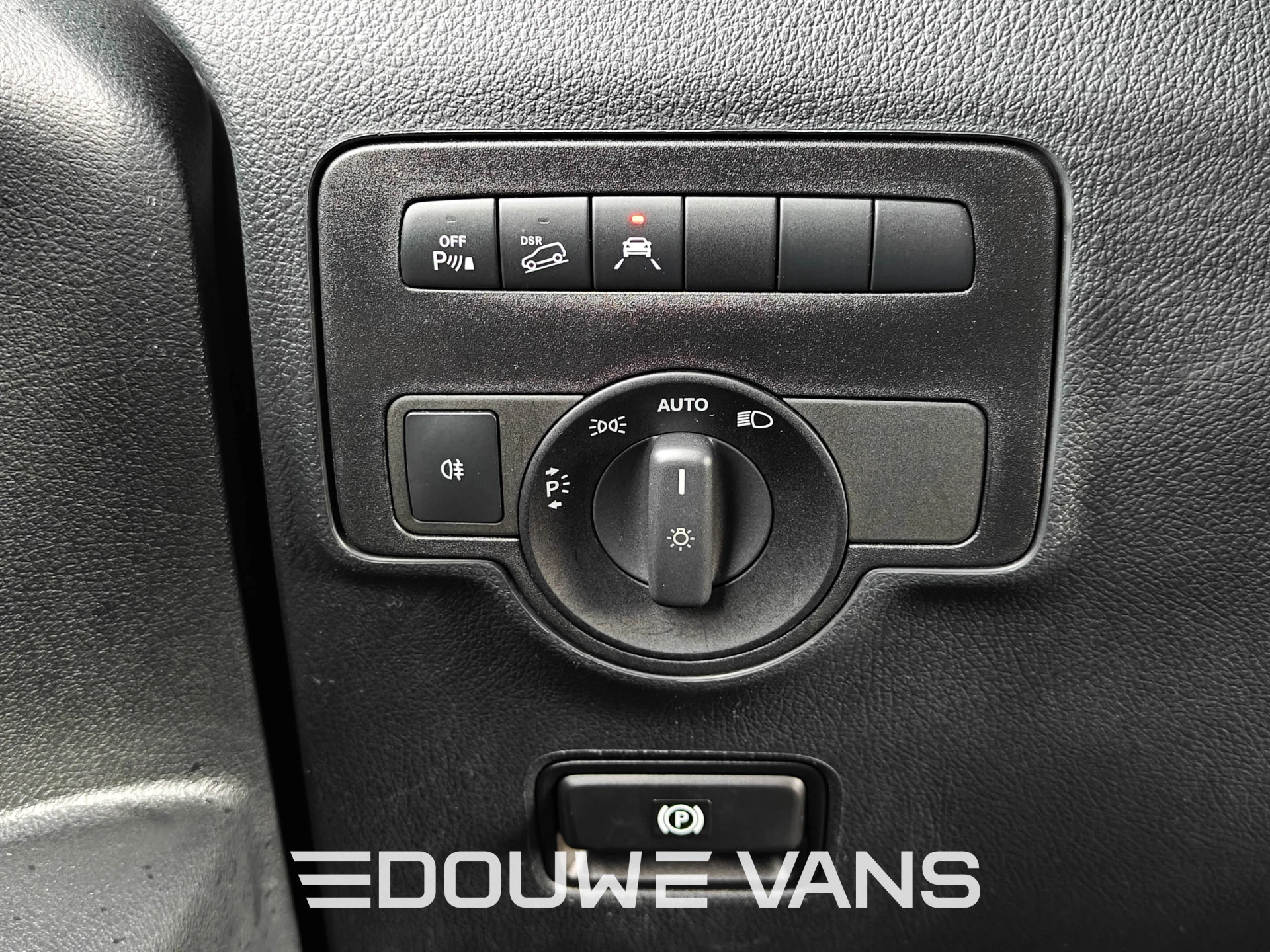Mercedes-Benz Vito 2021 - 119 L2 4MATIC Automaat LED 5 Pers. Stoelverwarming zdjęcie 24