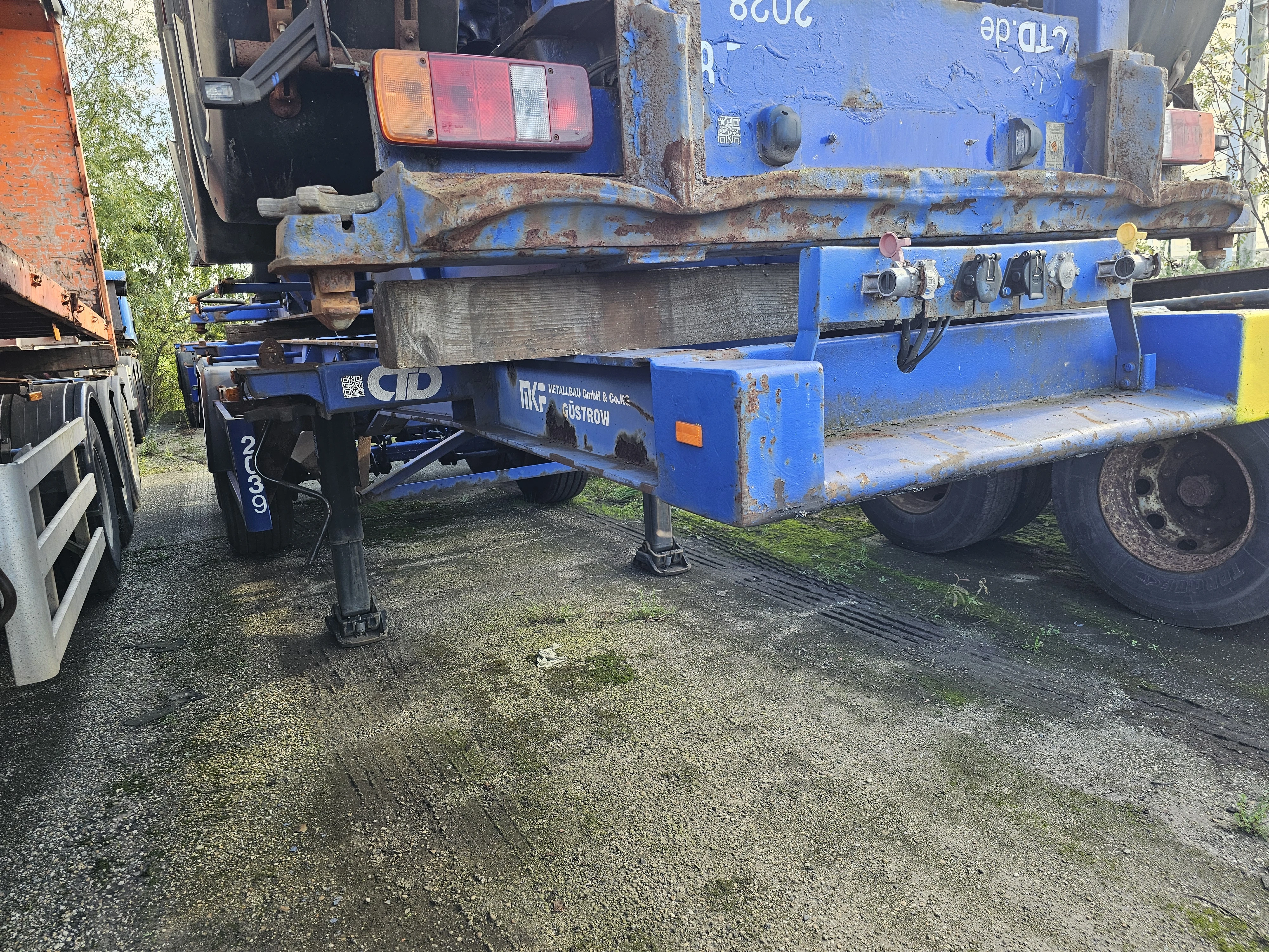 MKF METALLBAU CS 20 / STEEL SUSPENSION/ ROR DRUM. 2005 afbeelding 1