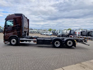 Volvo FH 2018 - 13.500 Globetrotter 6x2*4 - BDF - 4.90 WB - Full air - image 4