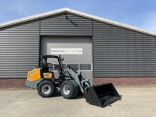 Giant G3500 shovel 2025 r €795 LEASE 2025 afbeelding 1 miniatuur