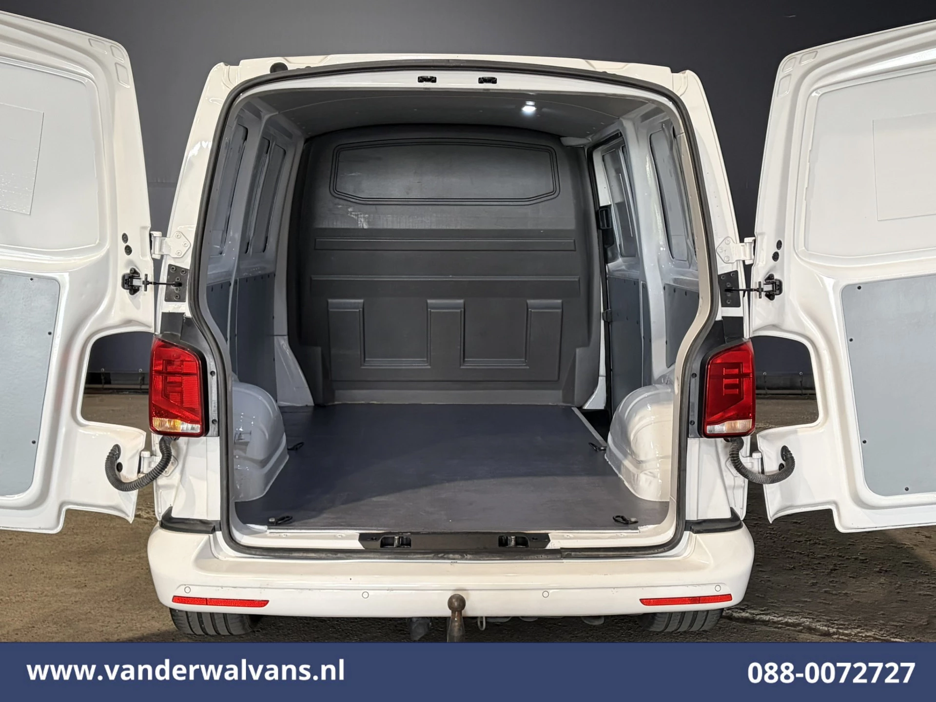 Volkswagen Transporter 2021 - 2.0 TDI L1H1 Euro6 Airco | Apple Carplay | Cruisecontrol | LM-velgen | Trekhaak | Parkeersensoren obrázek 10