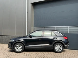 Volkswagen T-Roc 2018 - 1.0 TSI Style bj.2018 Navi|Trekh|Pdc. image 2 thumbnail