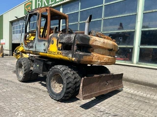 Hitachi 2002 - EX 135 W image 3 thumbnail