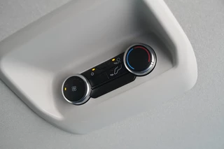 Ford Transit Custom 2026 - 340 2.5 PHEV L2H1 Limited 232pk 9 Zits - Keyless - ACC - Blindspot - Camera - Carplay - Navi - Prijs excl. BTW - Rijklaar image 43