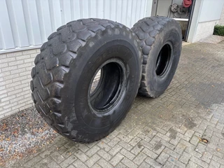 Michelin N/A - 23.5R25 used tires (set of 2) obrazek 3