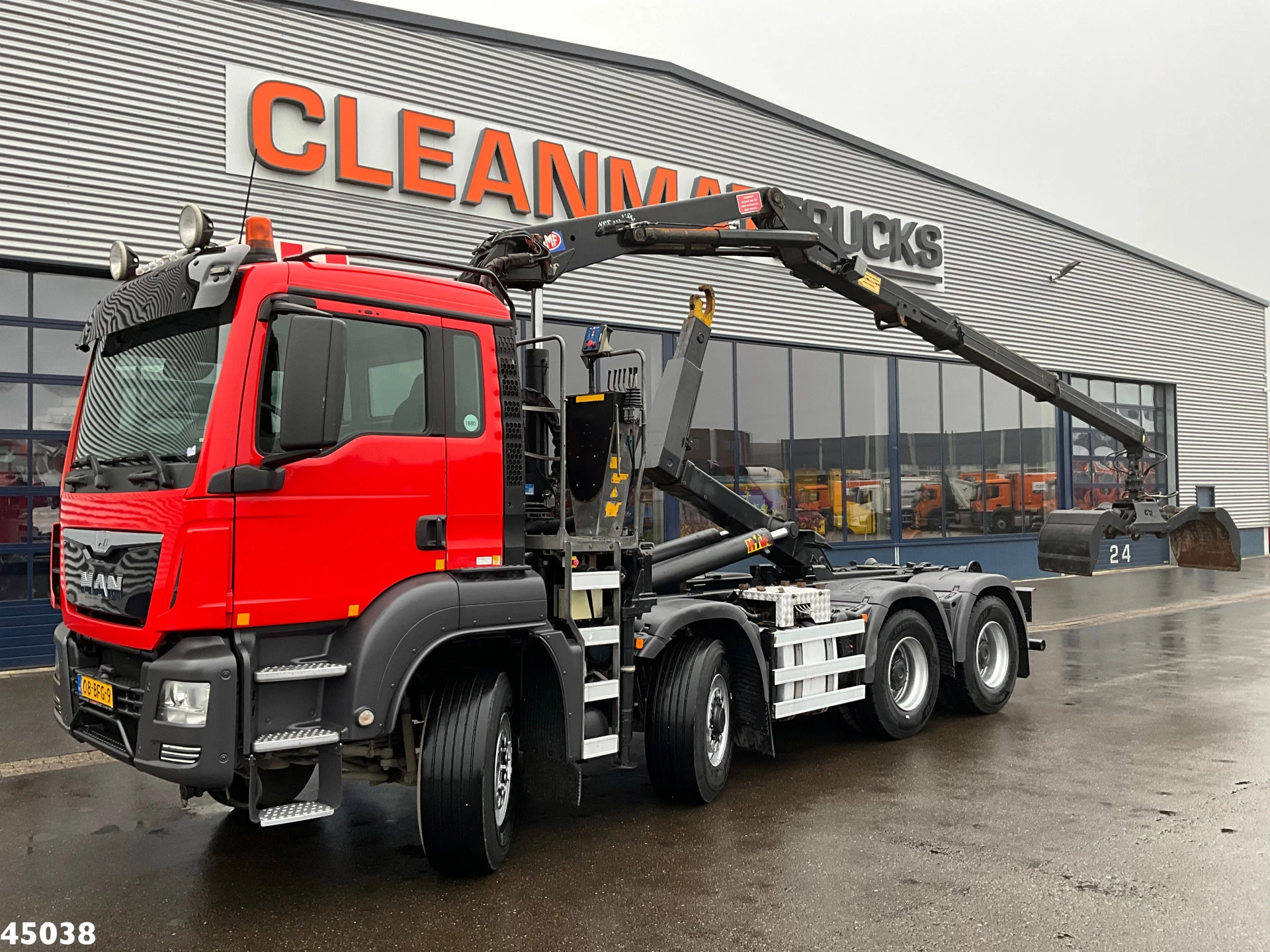 MAN TGS 2014 - 35.400 8x6 Euro 6 HMF 16 Tonmeter Z-kraan obrázek 1