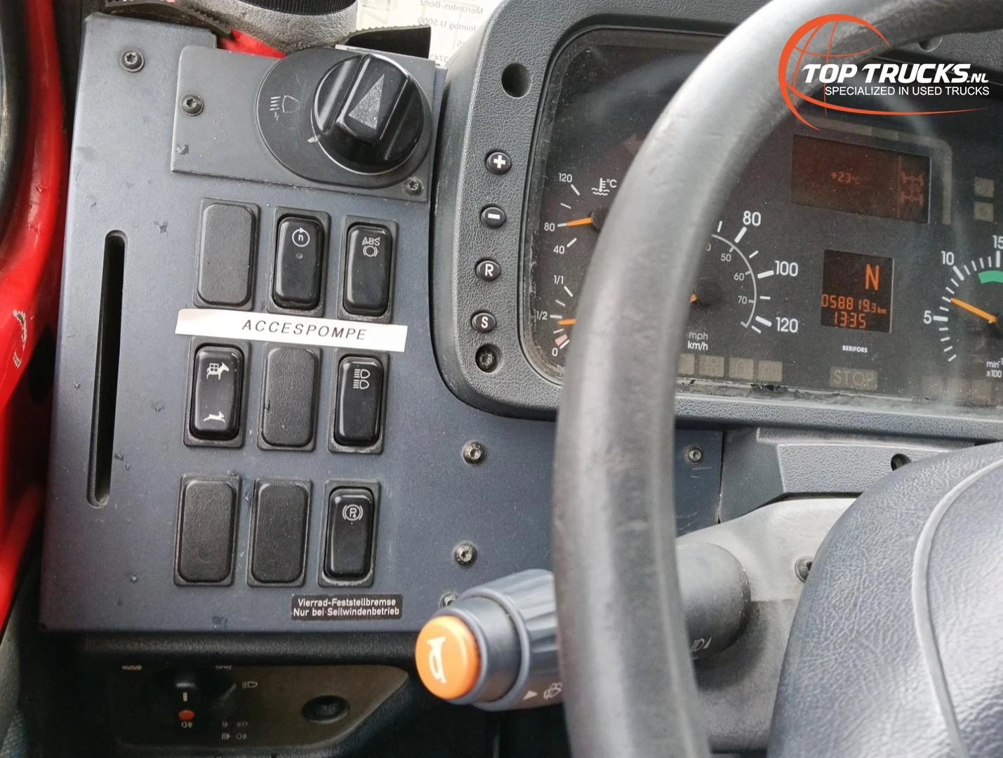 Mercedes-Benz Unimog U 5000 2005 immagine 12