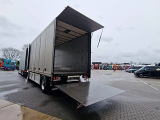 Volvo FH 2013 - 13.460 Globetrotter XL 6x2 - Box with side doors - Loadlift + Kelberg trailer 2012 with loadlift bild 67